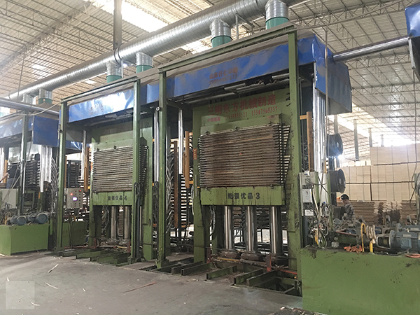 建筑模板熱壓機